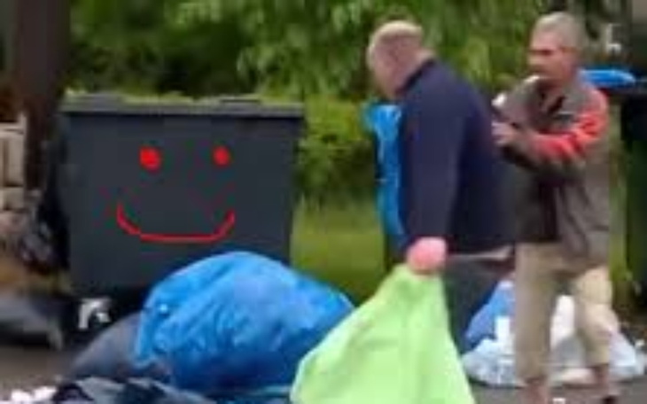 Zbiórka ubrania dla bezdomnych - zdjęcie główne