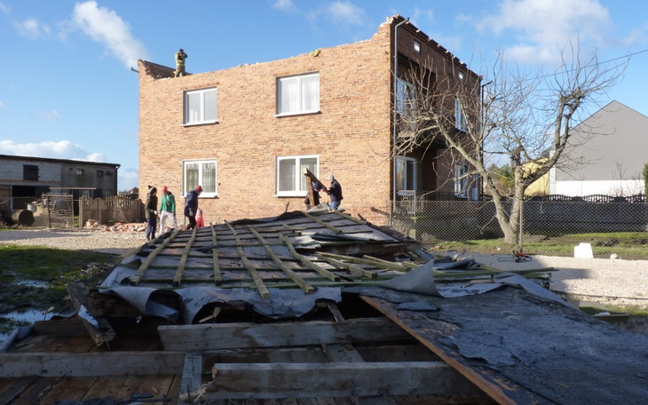 Zbiórka Odbudowa dachu po trąbie - zdjęcie główne