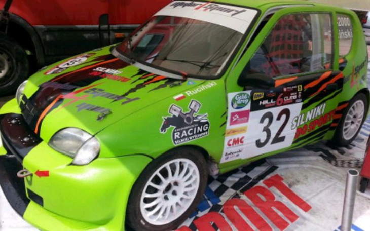 Zbiórka Zbiórka na wyścigowego seja - zdjęcie główne