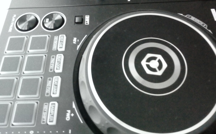 Zbiórka Na sptzęt dj - zdjęcie główne