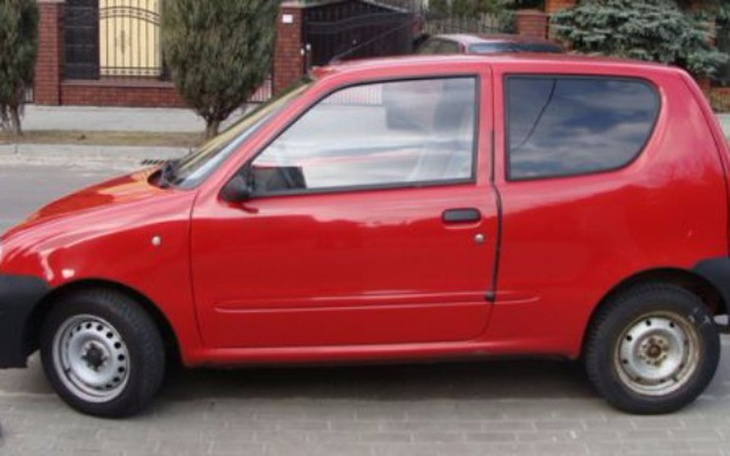 Zbiórka na... czerwone seicento - zdjęcie główne