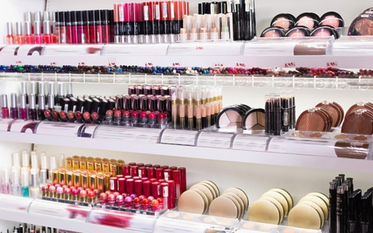 Zbiórka Na kosmetyki w biedrze - zdjęcie główne