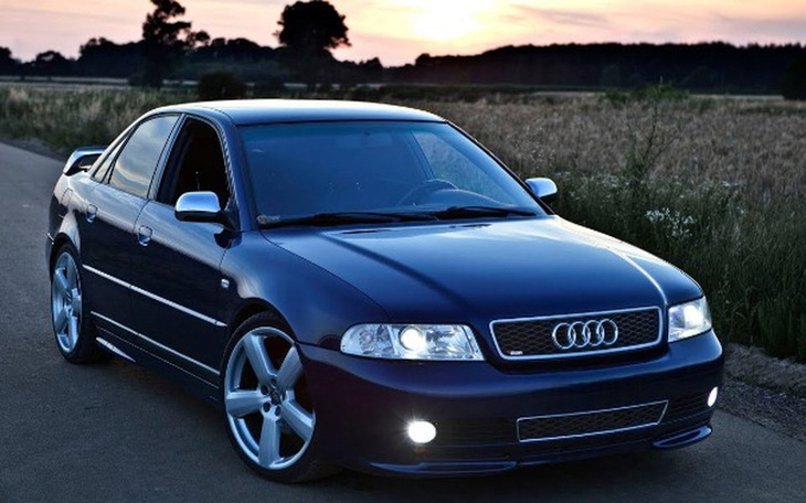 Zbiórka Pierwszy wlasny samochod - zdjęcie główne