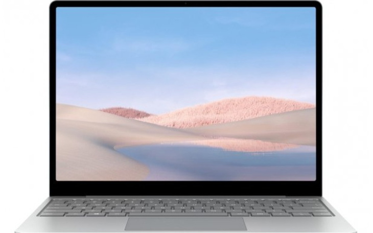 Zbiórka laptop dla nastoletniej osoby - zdjęcie główne