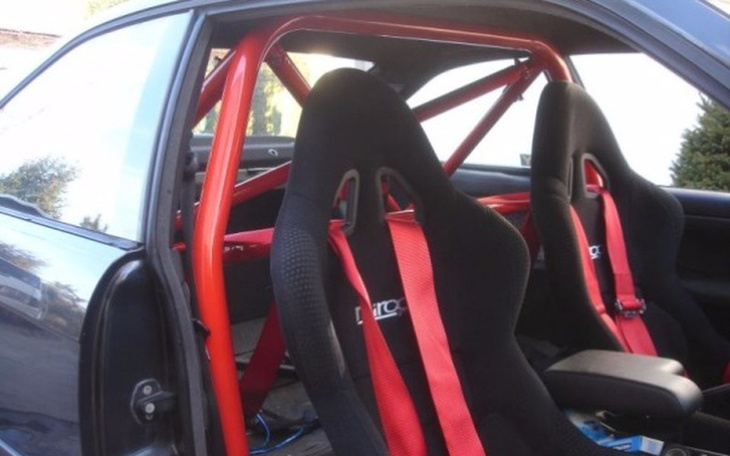 Zbiórka fotele kubełkowe i klatka do bmw - zdjęcie główne