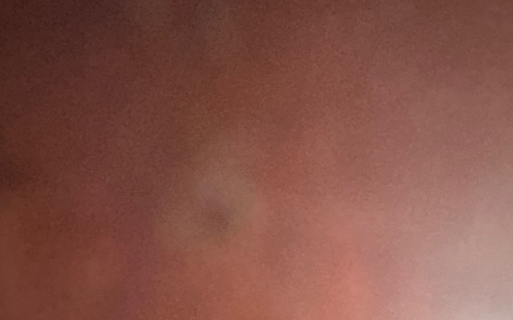 Rozmyty obraz, prawdopodobnie nieostre zdjęcie.