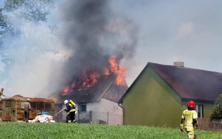 Zbiórka Pożar gospodarstwa w Dębówcu - zdjęcie główne