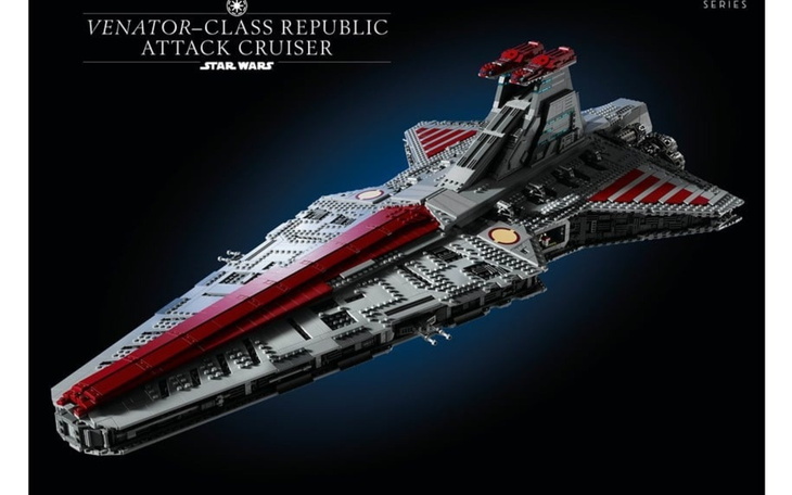 Model statku kosmicznego z serii Star Wars w detalu.