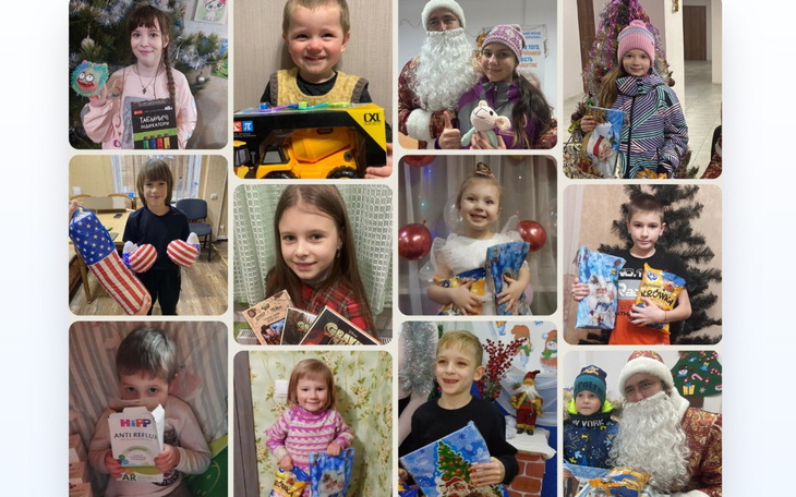 Dzieci z prezentami, radosne chwile podczas świąt.