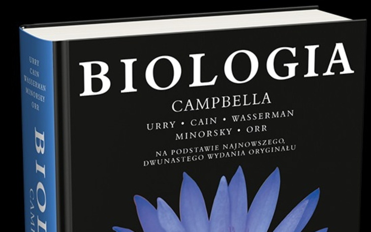 Okładka książki 'Biologia' autorstwa Campbella z niebieskim kwiatem.