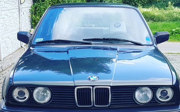 Zbiórka Gruntowny remont BMW E30 - zdjęcie główne