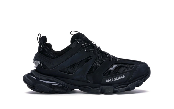 Zbiórka balenciagi track - zdjęcie główne