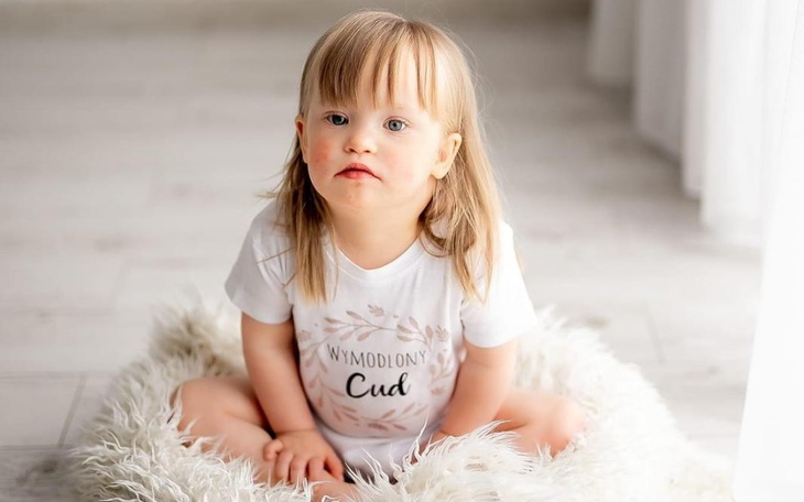 Zbiórka Pomoc charytatywna dla Karolinki - zdjęcie główne