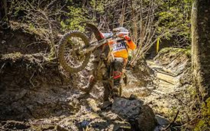 Zbiórka Na enduro marzenie - zdjęcie główne