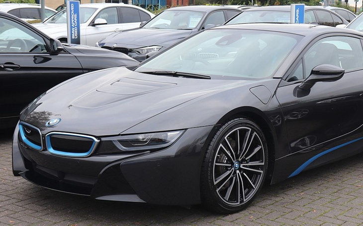 Zbiórka Na bmw i8 - zdjęcie główne