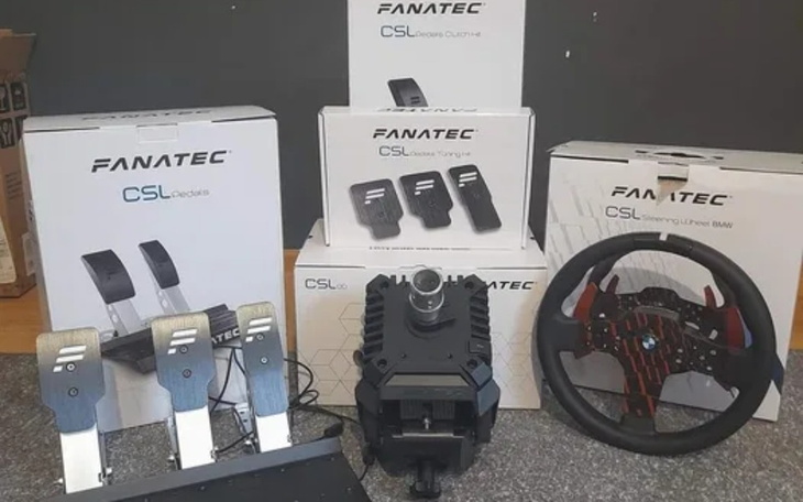 Zbiórka Kierownica i pedały do komputera - zdjęcie główne