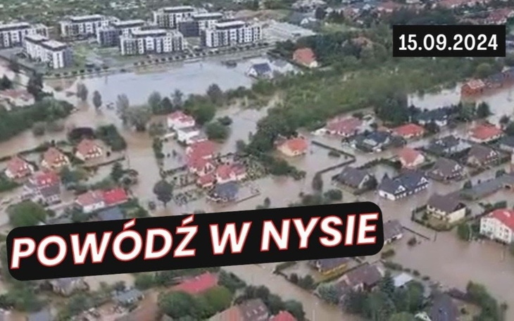 Widok z lotu ptaka na zalane tereny w Nysie po powodzi.