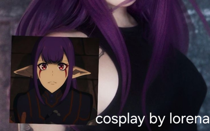 Zdjęcie przedstawiające uśmiechnięte dziecko z balonem.