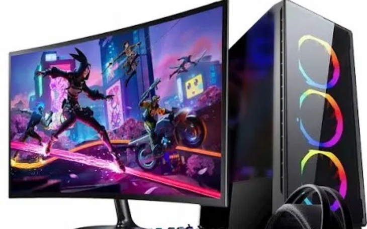 Nowoczesny komputer do gier z zakrzywionym monitorem.