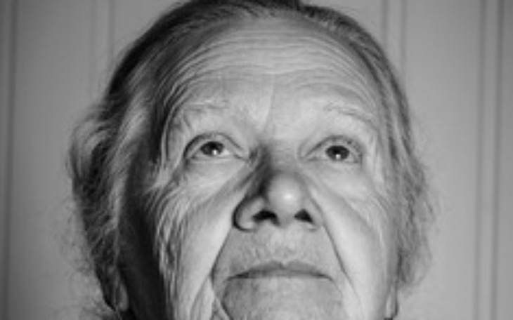 Zbiórka Pomagamy starszej Pani. - zdjęcie główne