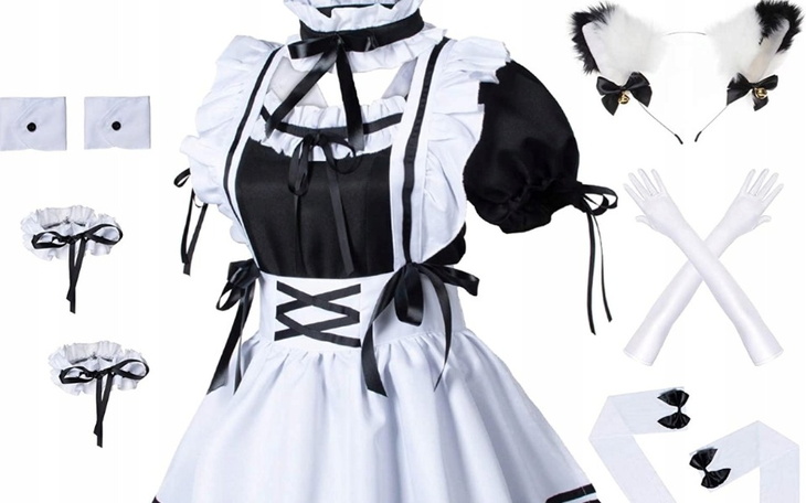 Strój pokojówki w kolorach czarno-białych z dodatkami.