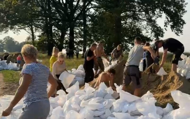 Zbiórka Worki dla powodzian- Laski - zdjęcie główne