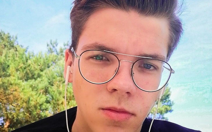 Zbiórka Rozwój w esporcie-słuchawki - zdjęcie główne