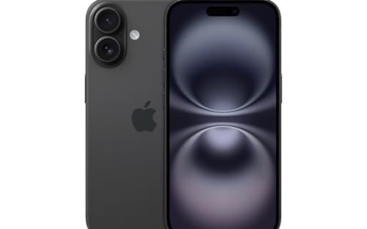 Nowy iPhone 14 w kolorze czarnym na białym tle.