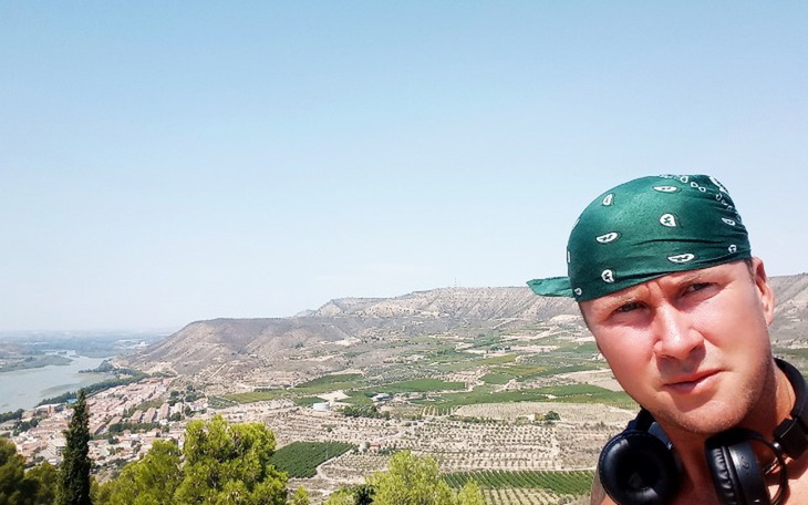 Zbiórka Studio nagraniowe do śpiewania - zdjęcie główne