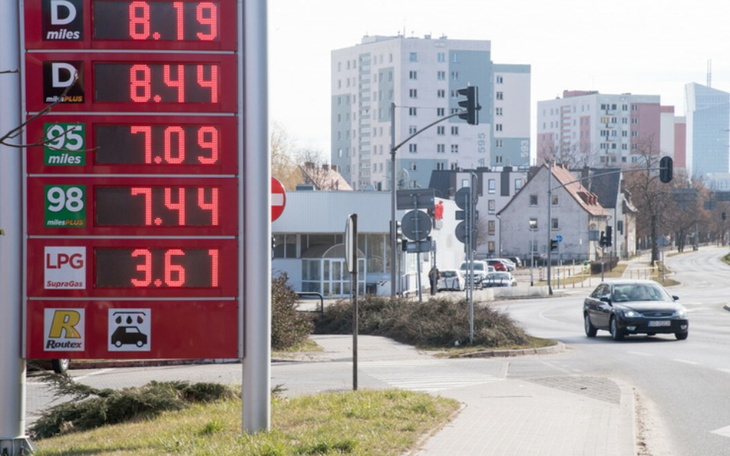 Zbiórka Zbiórka na drogą benzynę - zdjęcie główne