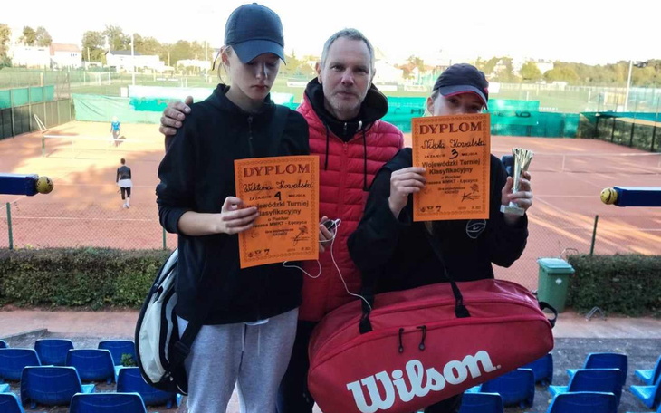 Zbiórka Treningi tenisa ziemnego córek - zdjęcie główne