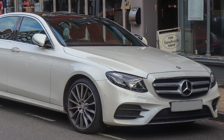 Zbiórka Zbieram na mercedesa E class - zdjęcie główne