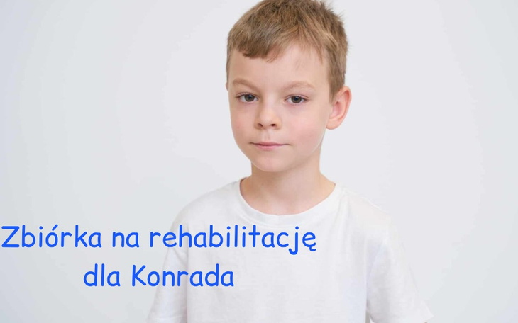 Chłopiec z krótkimi włosami, zbiórka na rehabilitację.