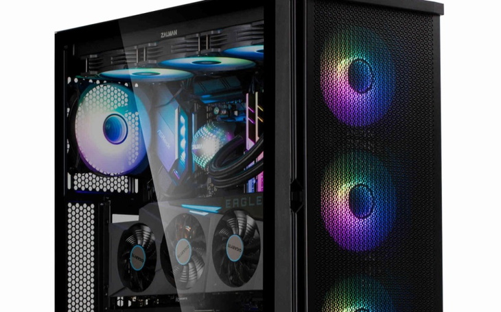 Nowoczesna obudowa komputera z podświetleniem RGB.