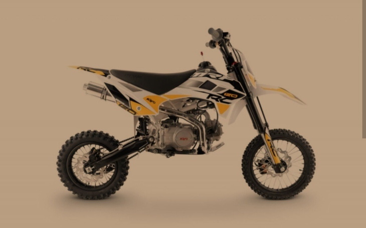 Motocykl terenowy w stylu sportowym.