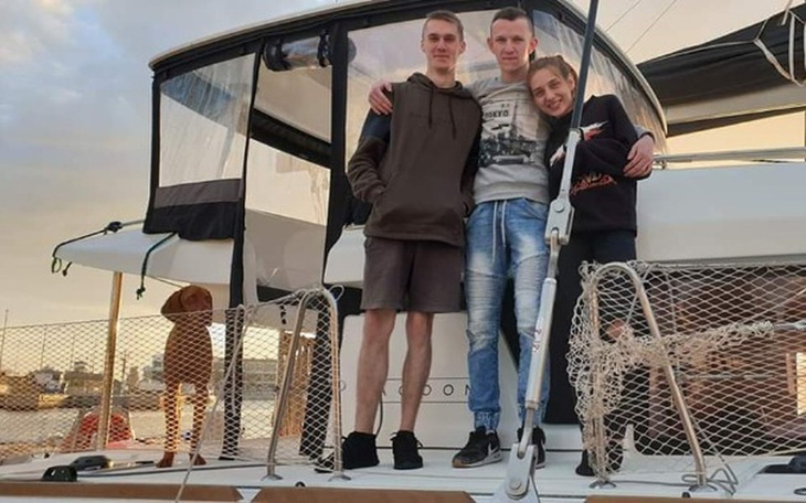 Zbiórka Pomóżmy Młodzieży rozwinąć żagle - zdjęcie główne