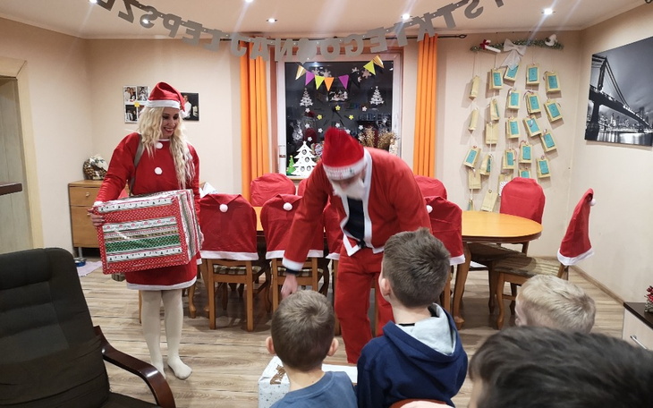 Zbiórka Mikołaj w domu dziecka-prezenty - zdjęcie główne