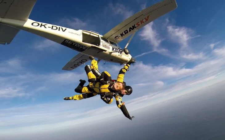 Zbiórka Skok z samolotu - zdjęcie główne