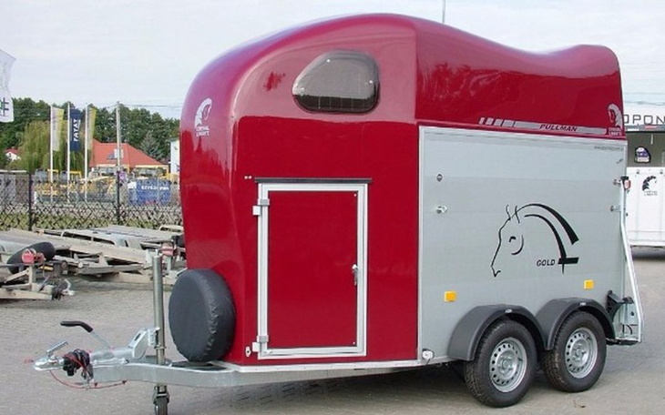 Zbiórka Przyczepa do przewozu koni - zdjęcie główne