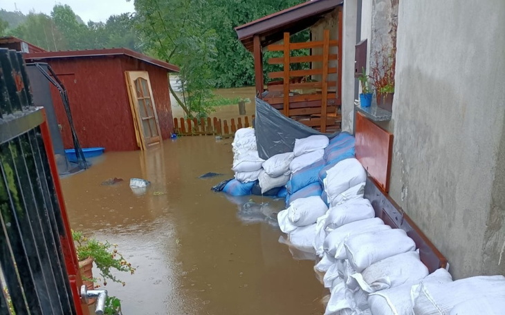 Zbiórka Pomoc po powodzi Jelenia Góra... - zdjęcie główne