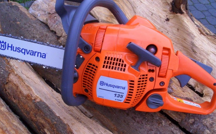 Zbiórka Na naprawę piły spalinowej. - zdjęcie główne