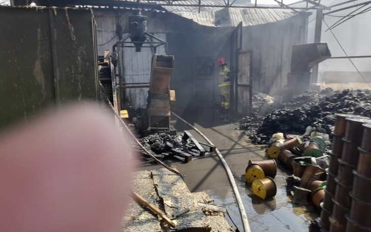 Zbiórka Wznowienie produkcji w firmie - zdjęcie główne