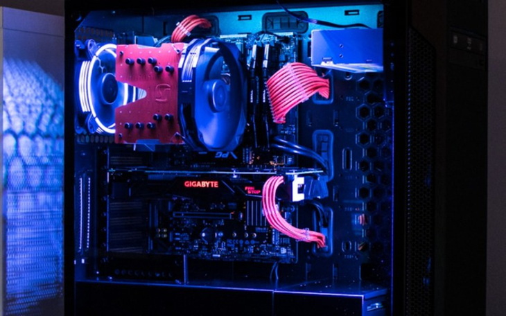 Zbiórka Na Komputer proszę trochę pls - zdjęcie główne