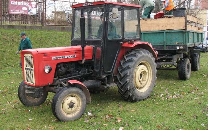 Zbiórka Na Ciągnik do uprawy ziemi - zdjęcie główne