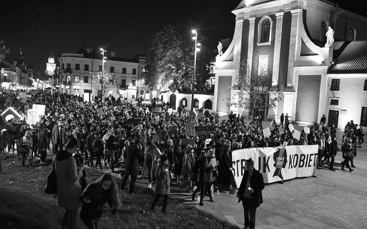 Zbiórka lubelskie PROTESTY KOBIET - zdjęcie główne
