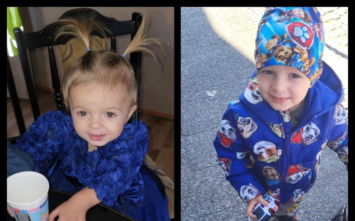 Dzieci w różnych ubraniach, bawiące się w przytulnym otoczeniu.