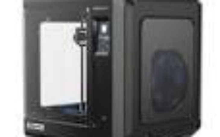 Drukarka 3D w czarnym kolorze, z widocznym panelem.