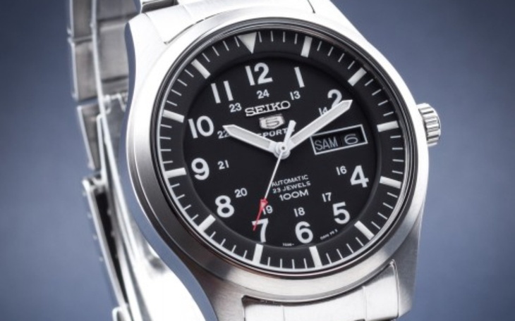 Zbiórka zegarek automatyczny - zdjęcie główne