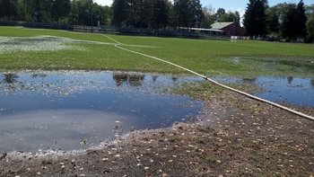 Zbiórka Zbiórka na odwodnienie boiska - miniaturka zdjęcia