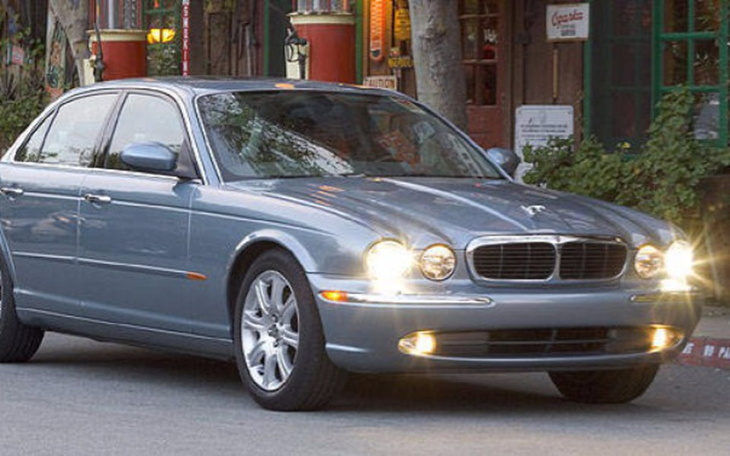 Zbiórka Wymażony starszy Jaguar XJ - zdjęcie główne